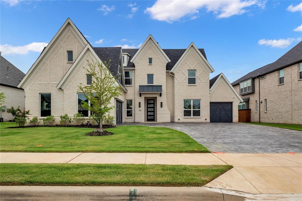 1050 Heron Crossing Property Photo 1
