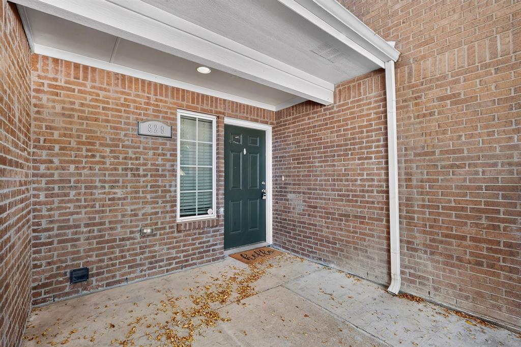 829 Summercreek Drive Property Photo 3