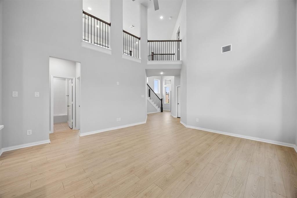 3817 Lakefield Drive Property Photo 4