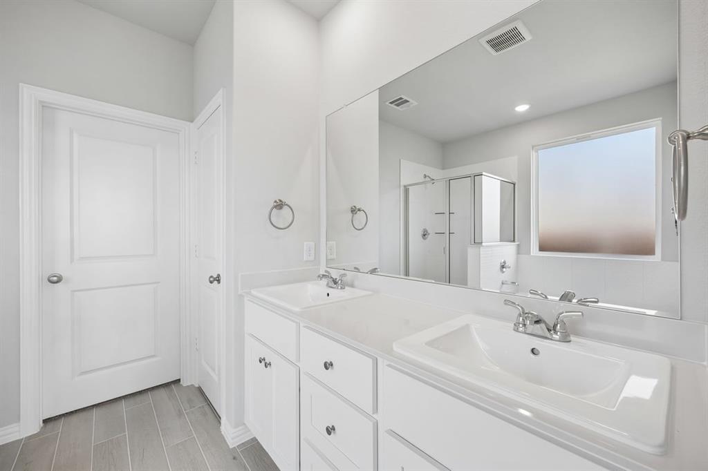 3817 Lakefield Drive Property Photo 13