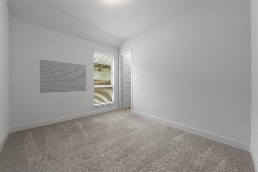 3033 Elmwood Street Property Photo 24