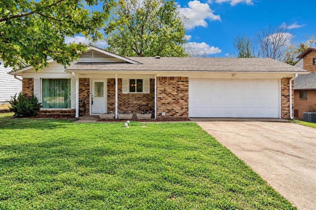 1109 S Valentine Drive Property Photo 1