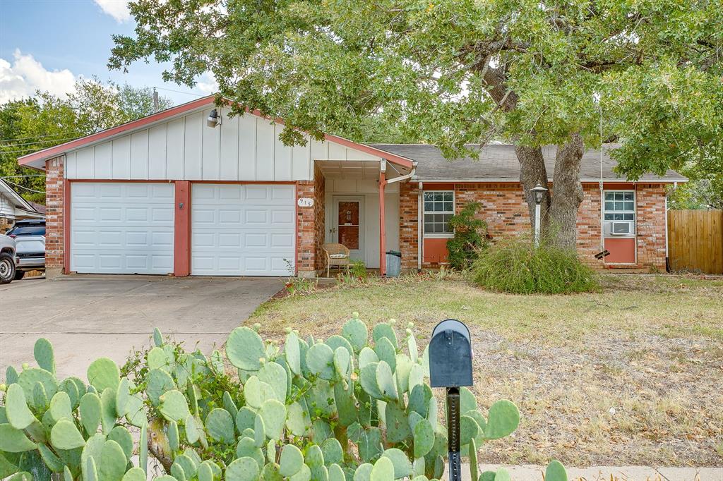 915 Cherry Laurel Lane Property Photo 1