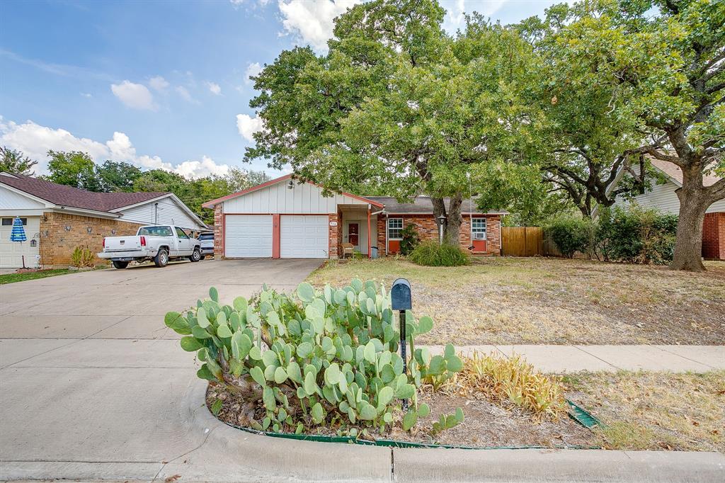 915 Cherry Laurel Lane Property Photo 4