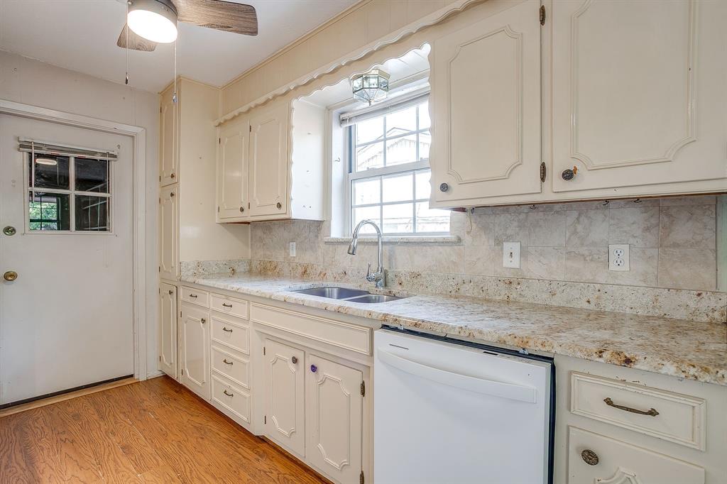 915 Cherry Laurel Lane Property Photo 10