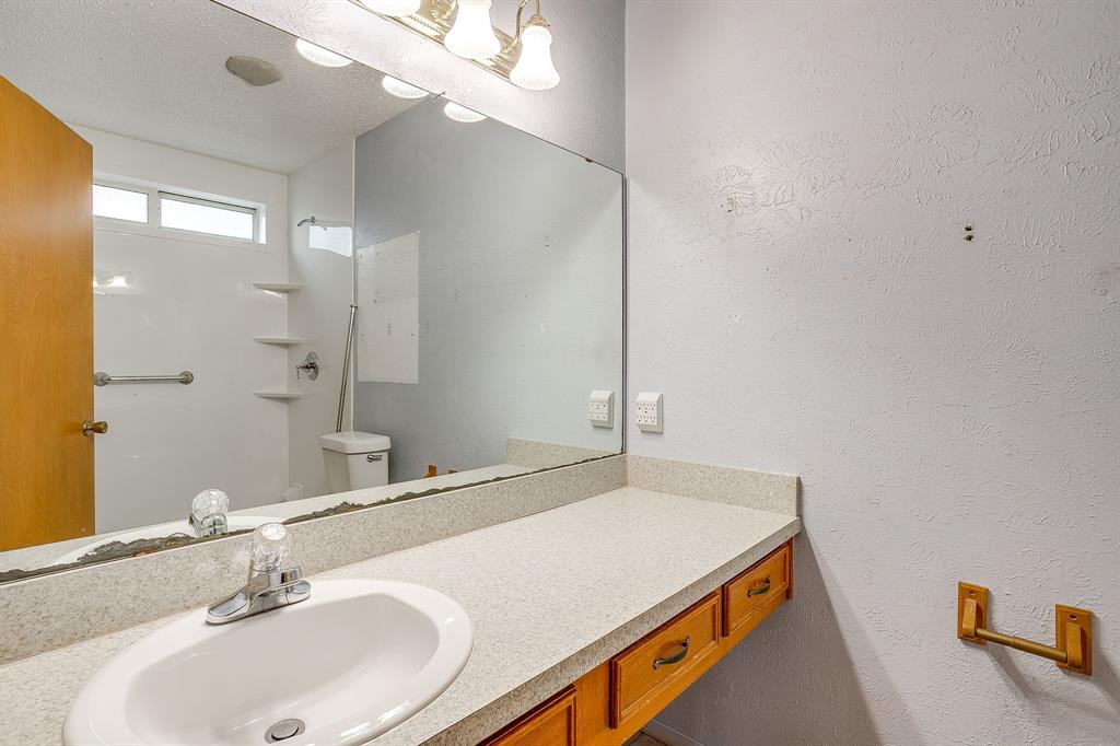 915 Cherry Laurel Lane Property Photo 14