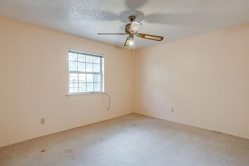 915 Cherry Laurel Lane Property Photo 15