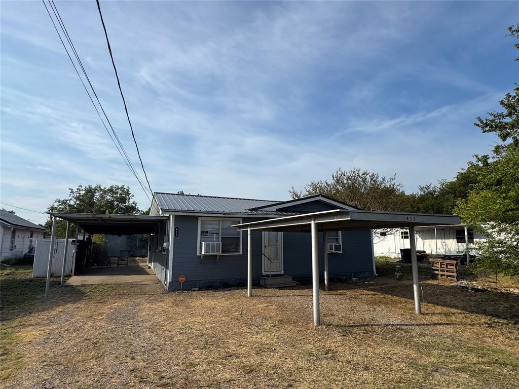 413 E Locust Street Property Photo 1