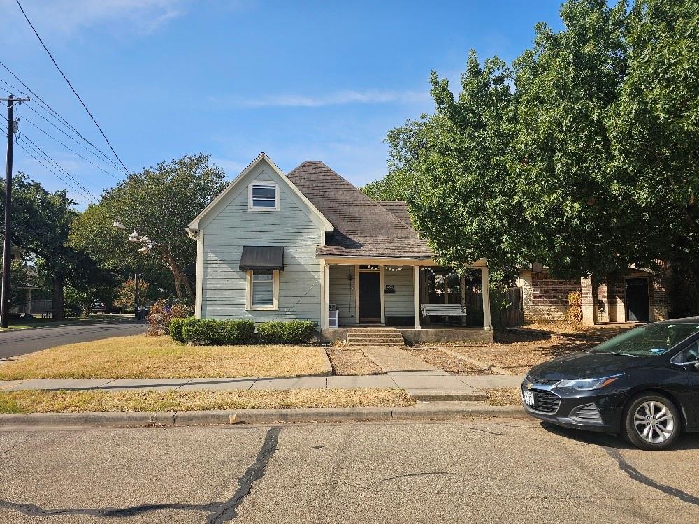 1925 S 10th Street Property Photo 1
