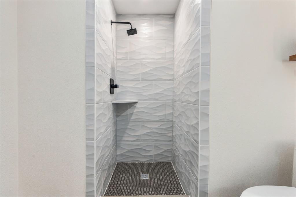 12804 Whispering Hills Drive Property Photo 32