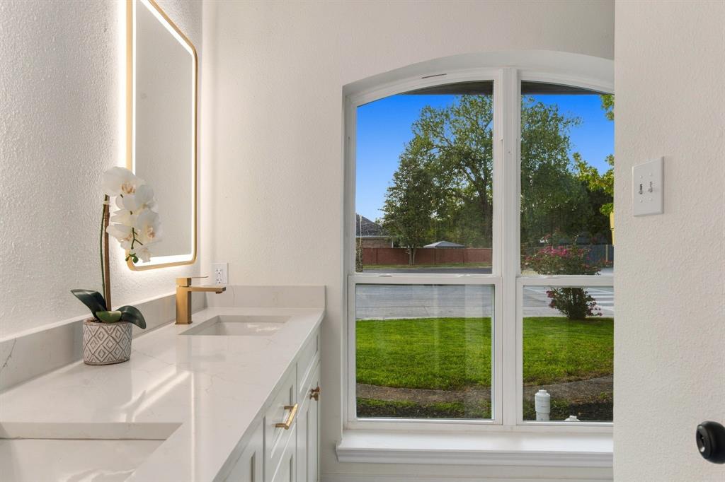 12804 Whispering Hills Drive Property Photo 33