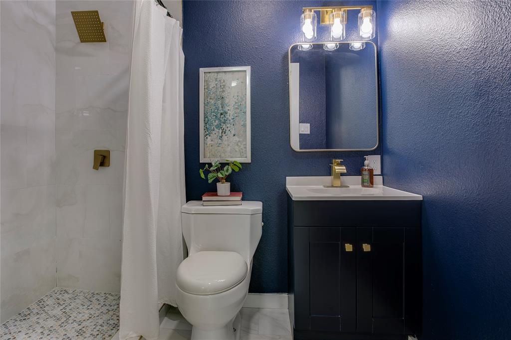 2635 Gladstone Drive Property Photo 28