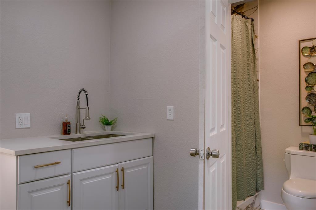 2635 Gladstone Drive Property Photo 34