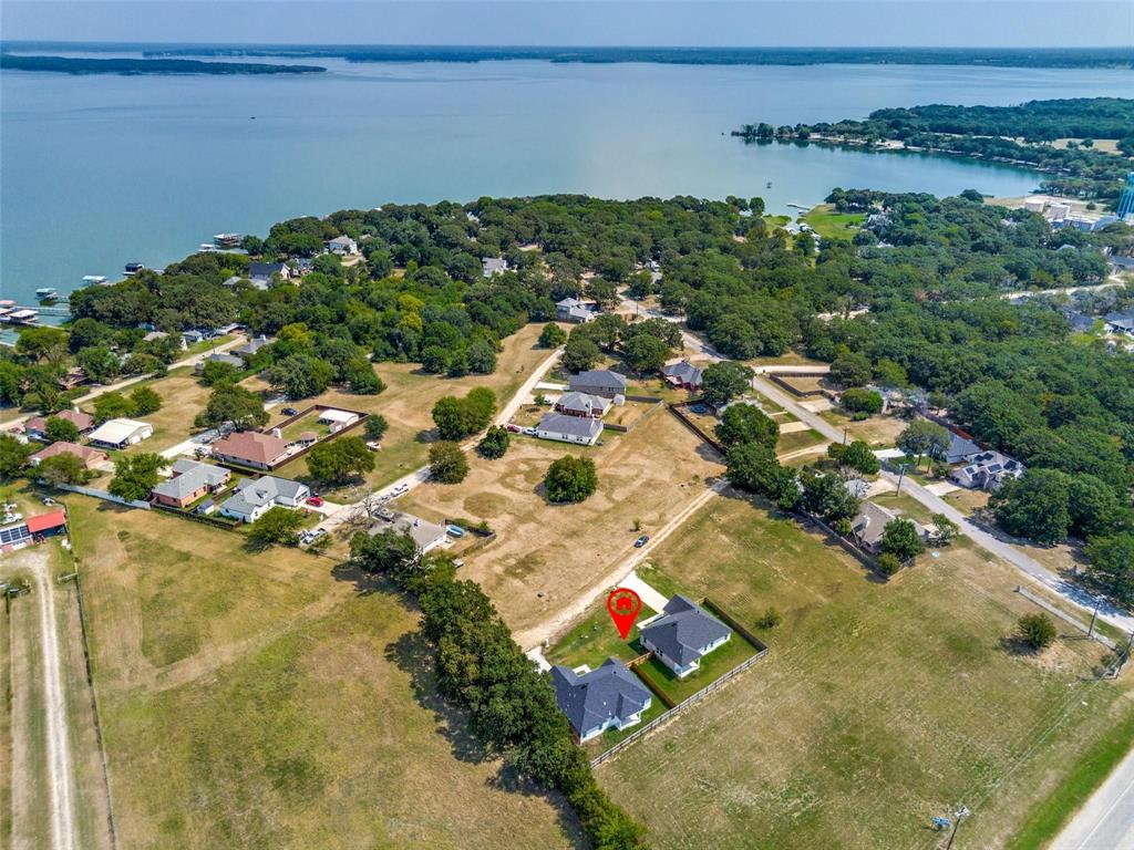 705 Lakeland Drive Property Photo 1