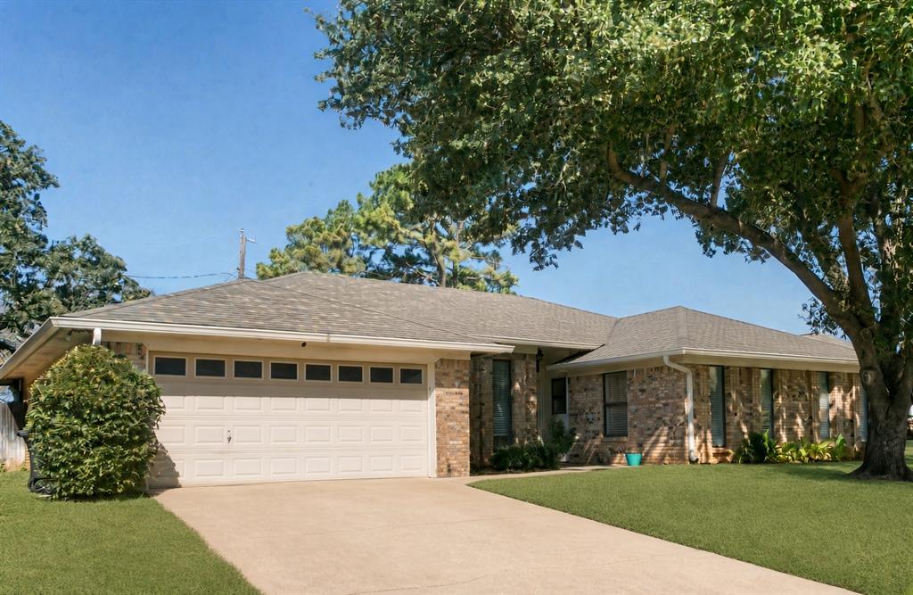 2077 Parkridge Drive Property Photo 1