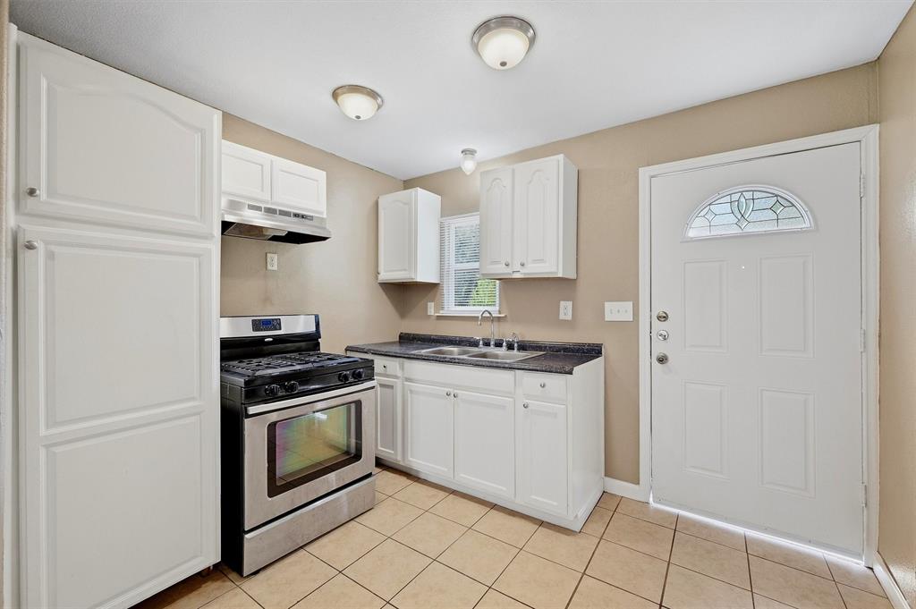 302 W Dexter Street Property Photo 7