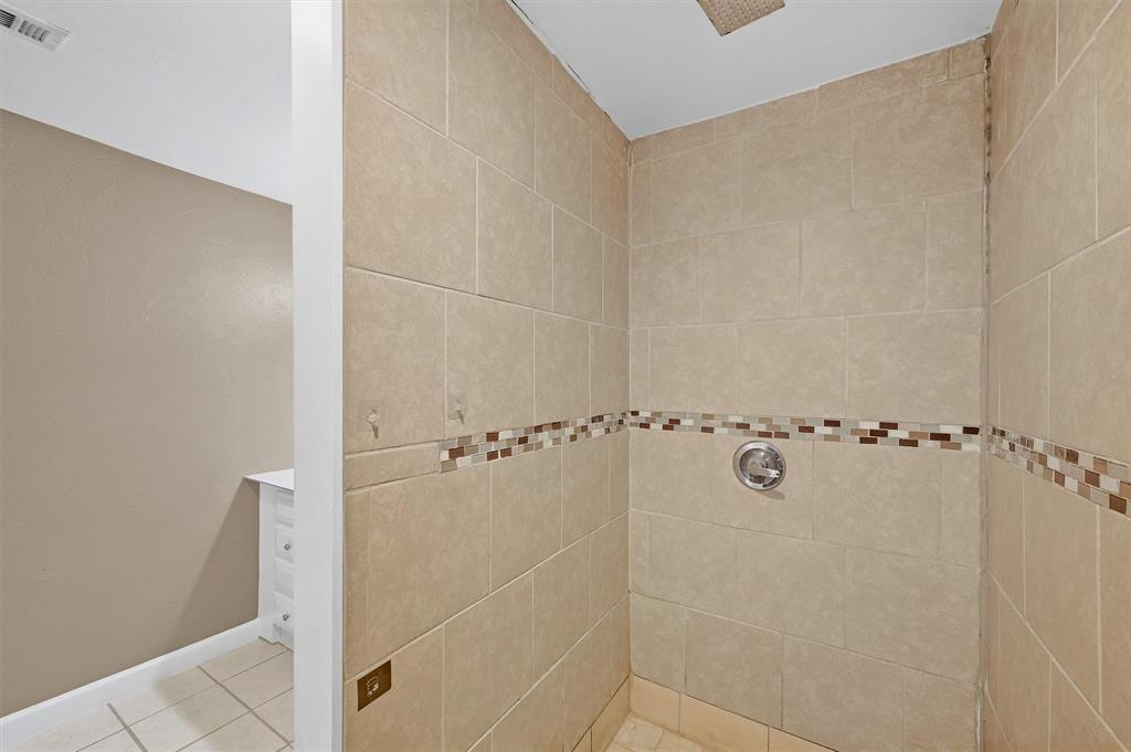 302 W Dexter Street Property Photo 13