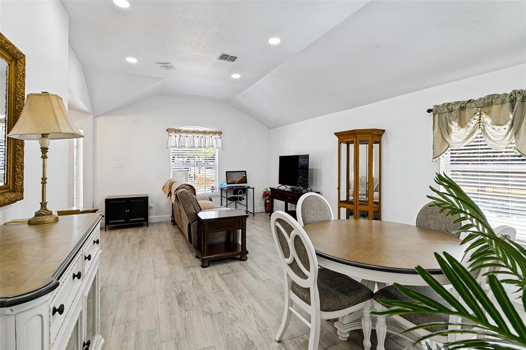 3724 Chapin Court Property Photo 3