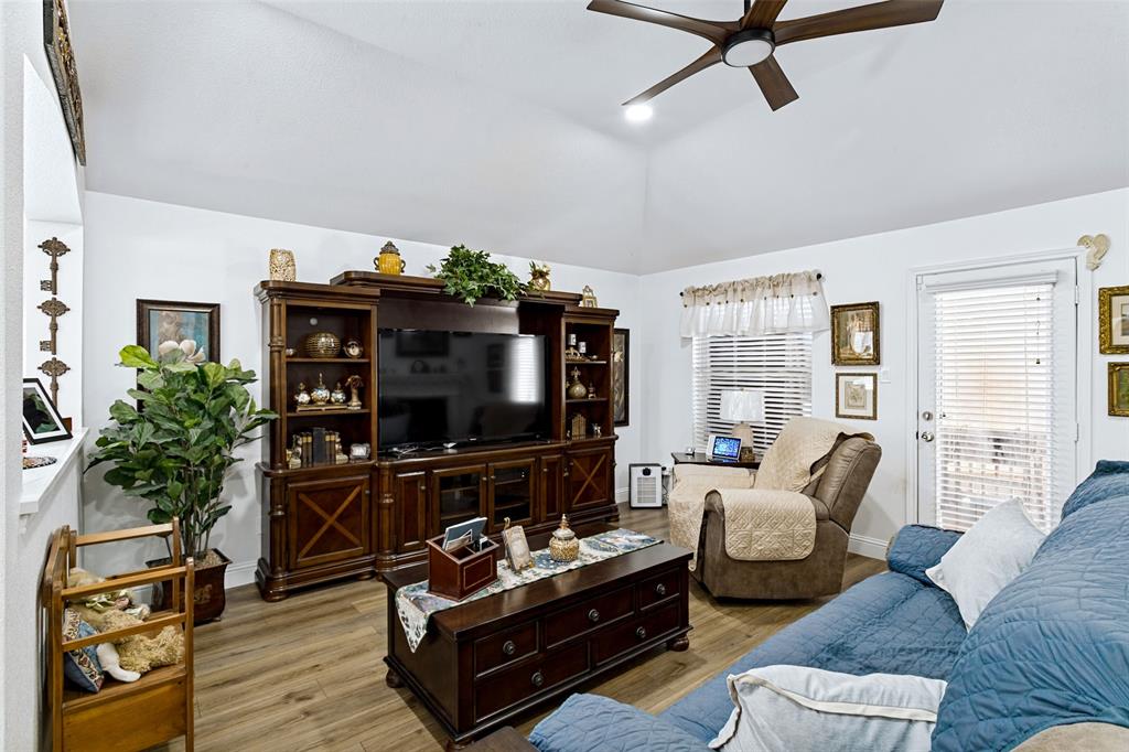 3724 Chapin Court Property Photo 5