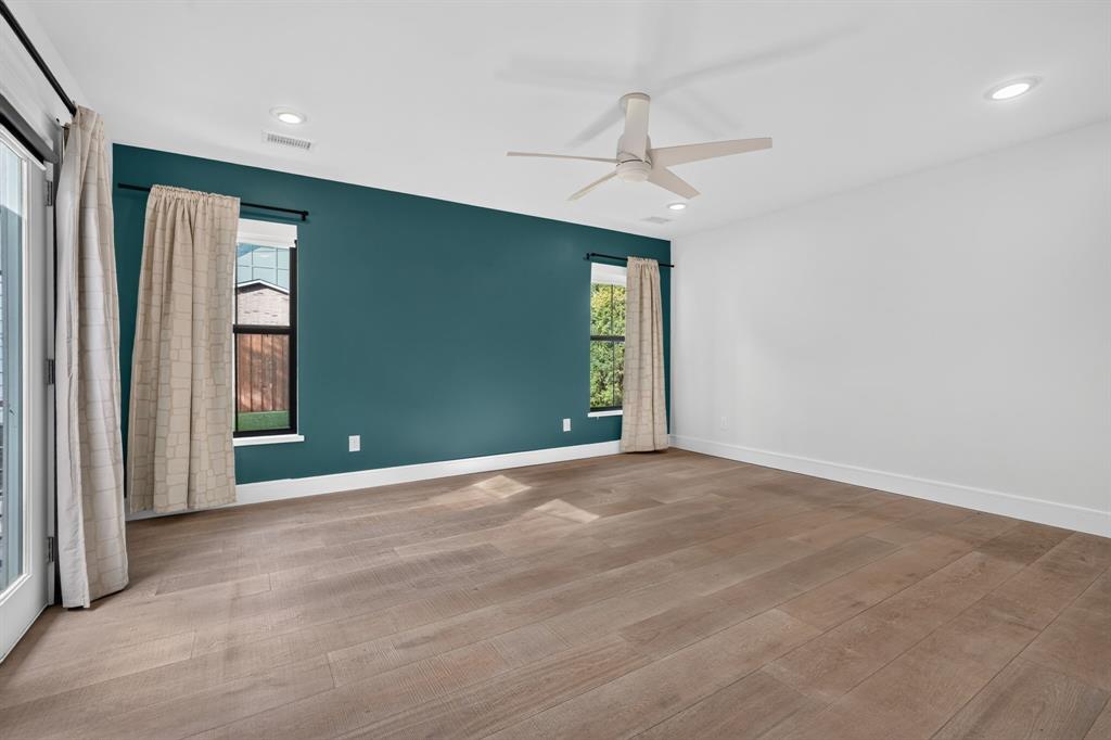 3911 Highgrove Drive Property Photo 18