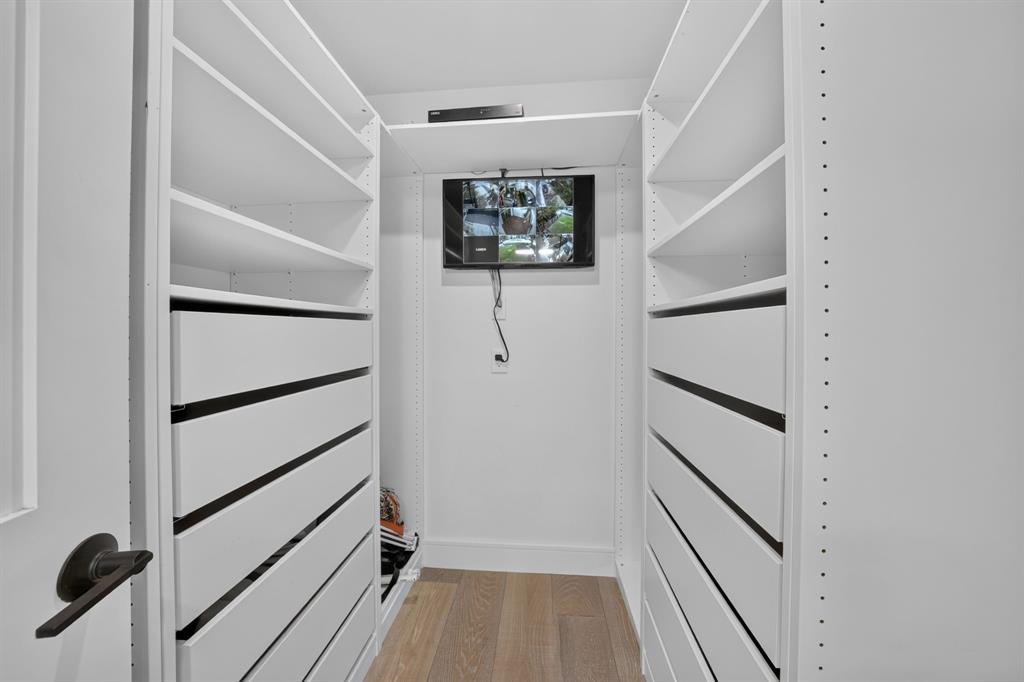 3911 Highgrove Drive Property Photo 23