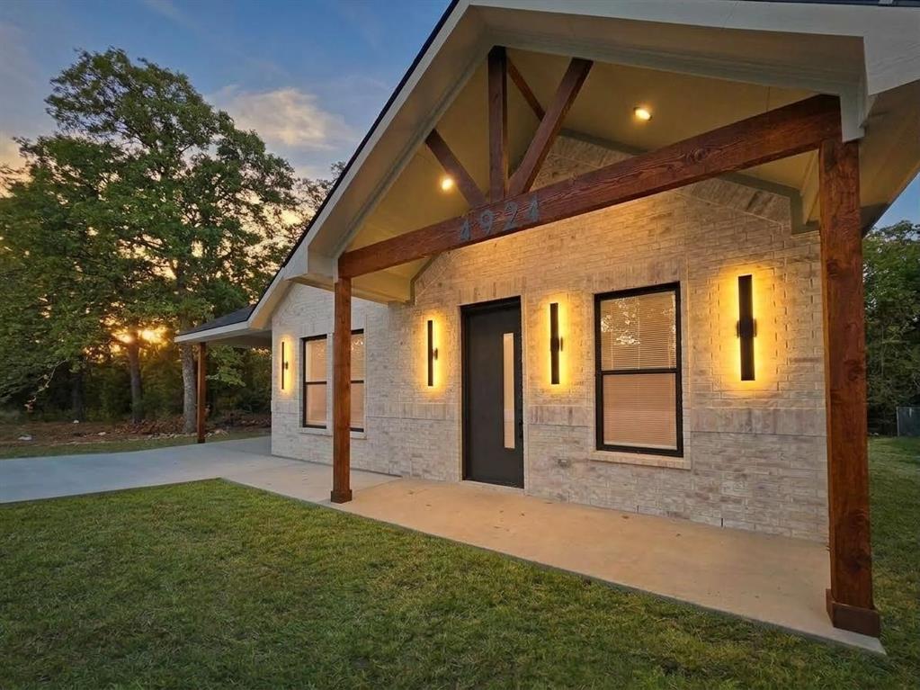 4924 Boca Chica Property Photo 1