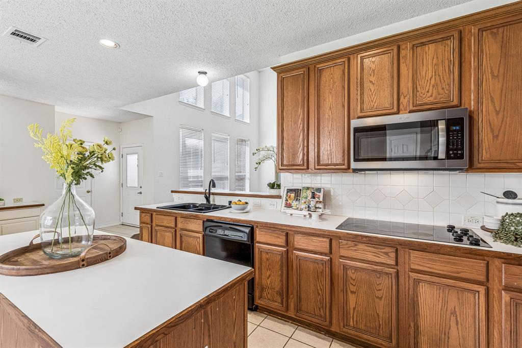 8121 Skyridge Drive Property Photo 13