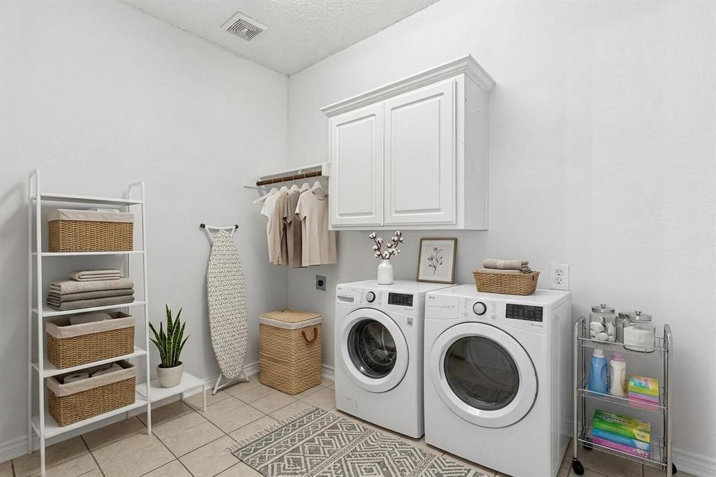 8121 Skyridge Drive Property Photo 15