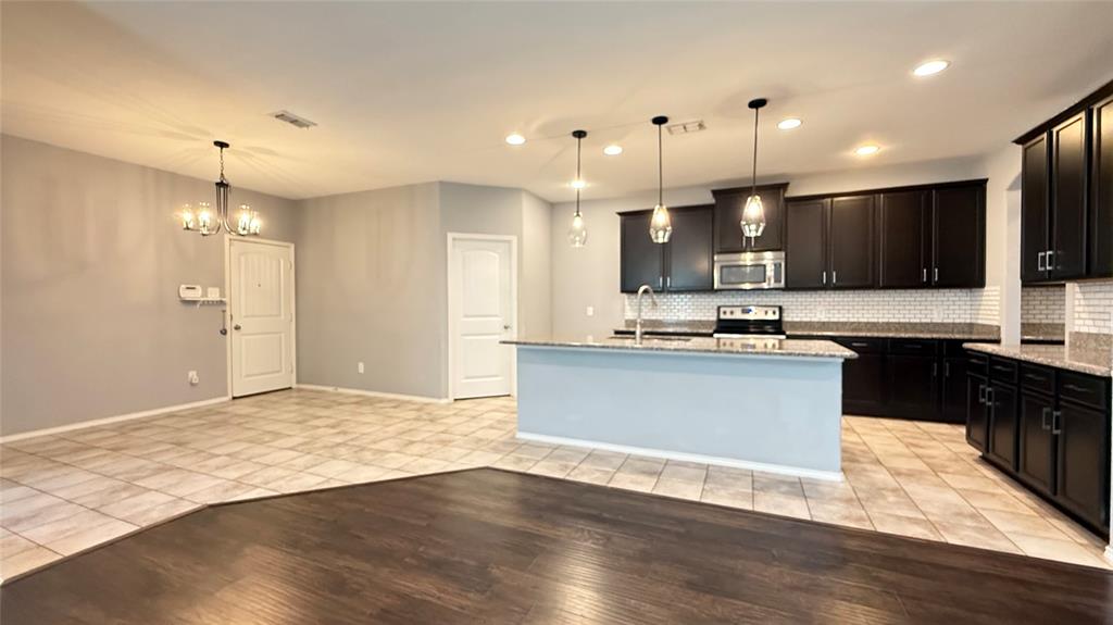 1009 Bruni Court Property Photo 8