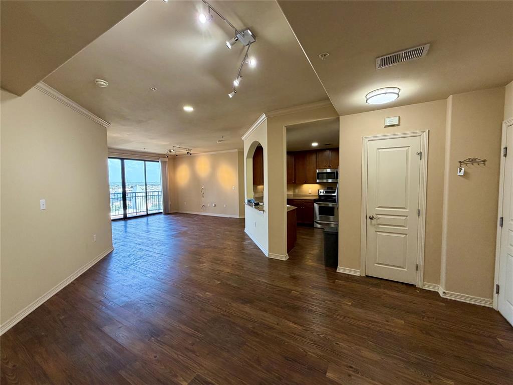 330 Las Colinas Boulevard 1006 Property Photo 5