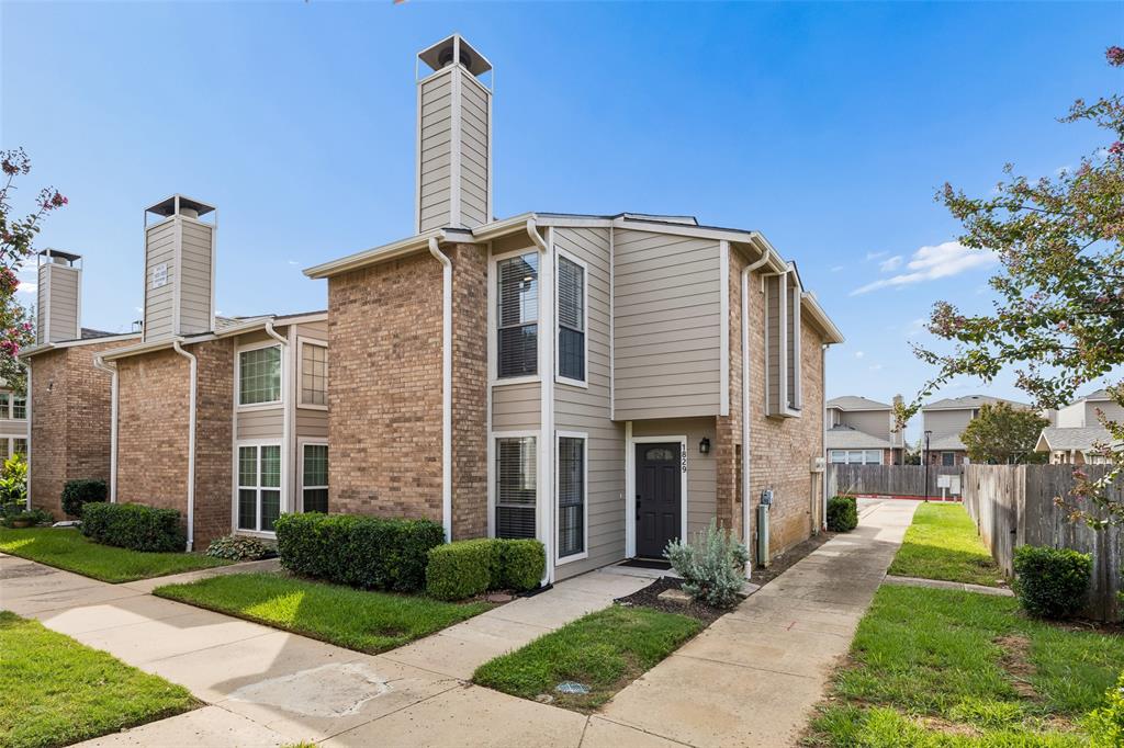 1829 Maplewood Trail Property Photo 1