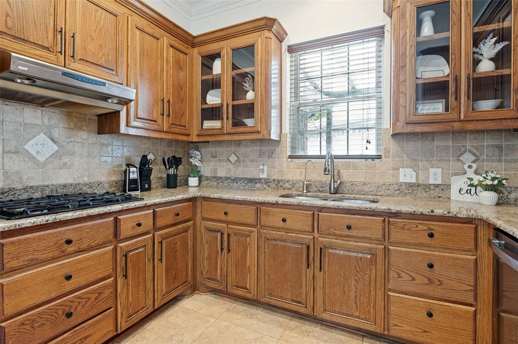 928 Haverstraw Place Property Photo 6