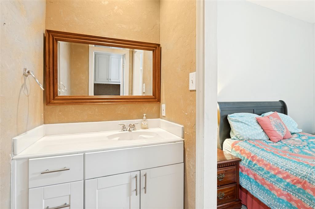 928 Haverstraw Place Property Photo 14