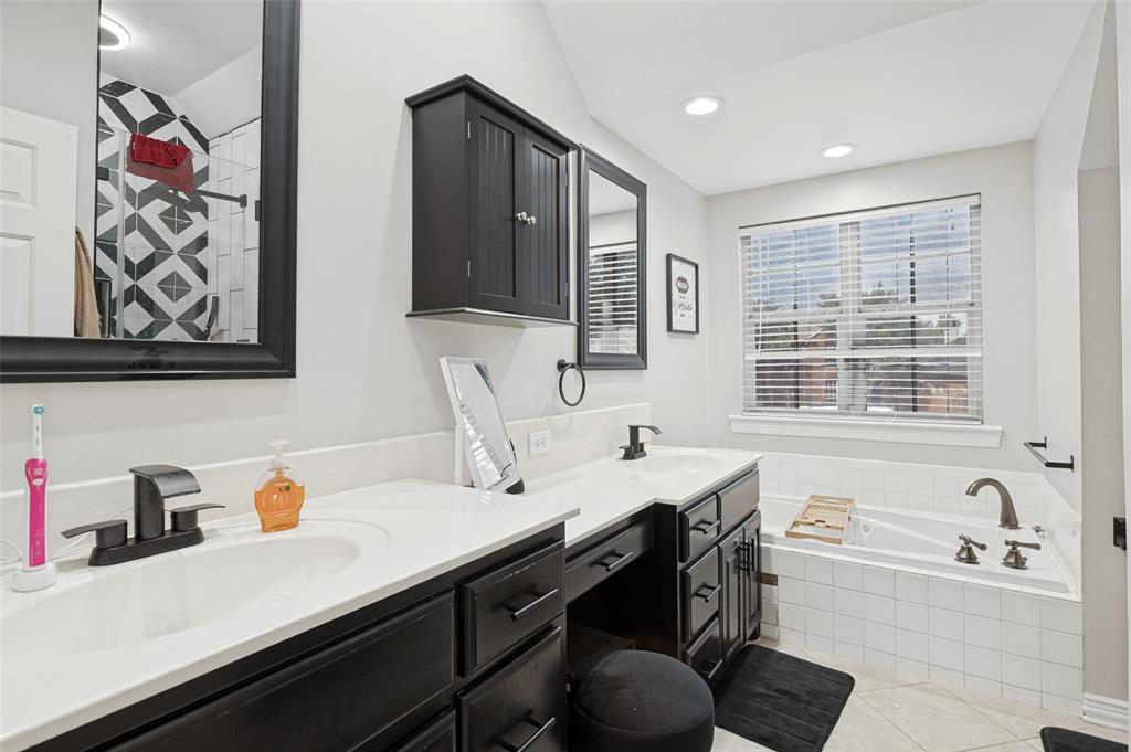 928 Haverstraw Place Property Photo 16