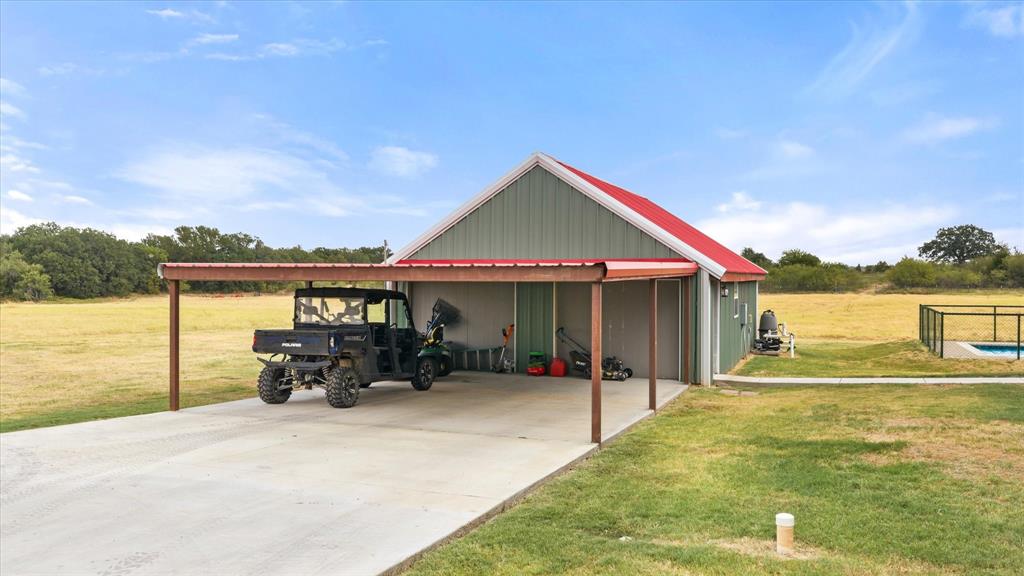 9739 Waldrup Road Property Photo 3