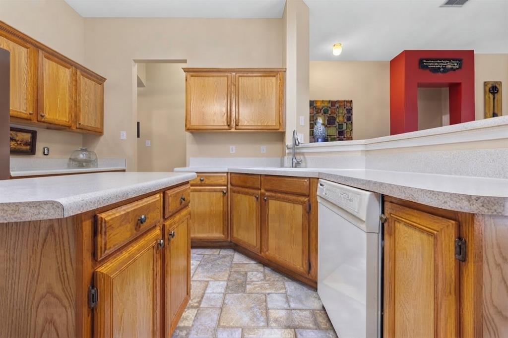 6712 Braeview Drive Property Photo 4