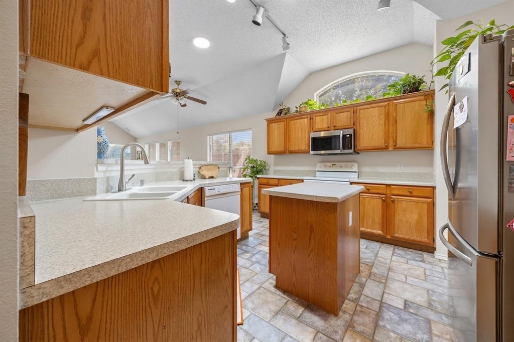 6712 Braeview Drive Property Photo 5