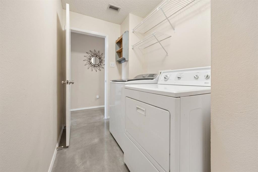 6712 Braeview Drive Property Photo 11