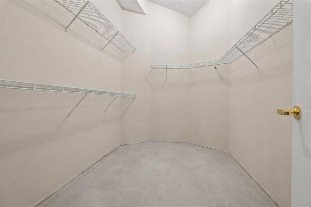 6712 Braeview Drive Property Photo 17