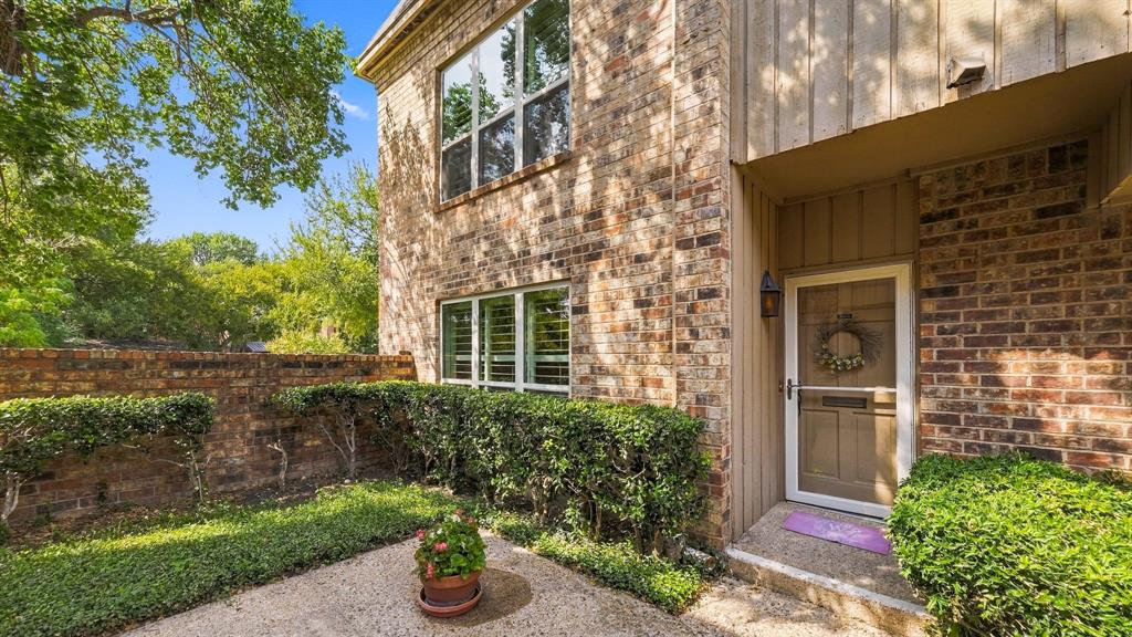 4325 Bellaire Drive Property Photo 1