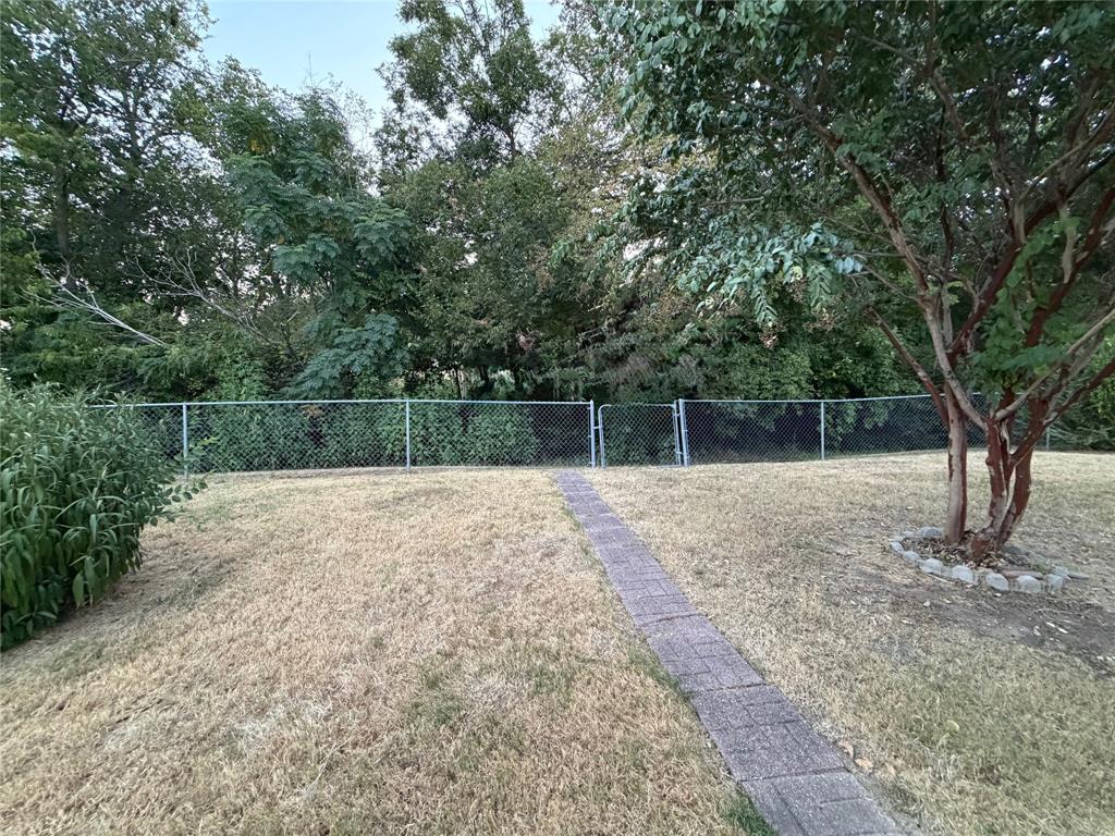 1107 Oxford Drive Property Photo 16
