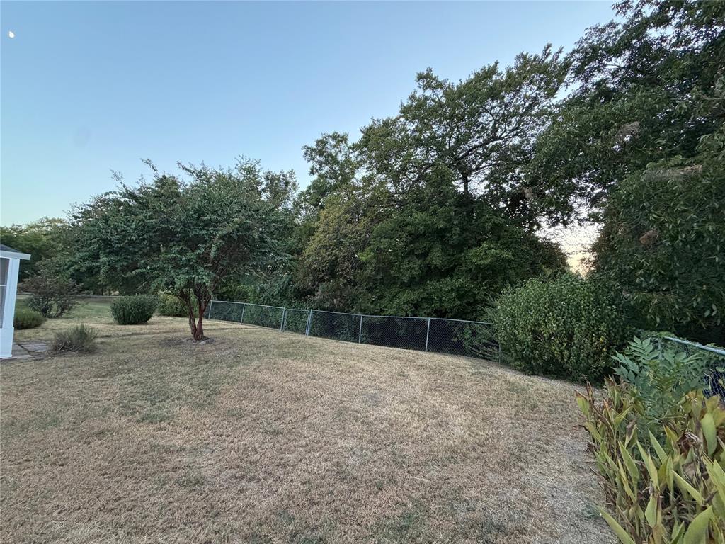 1107 Oxford Drive Property Photo 17