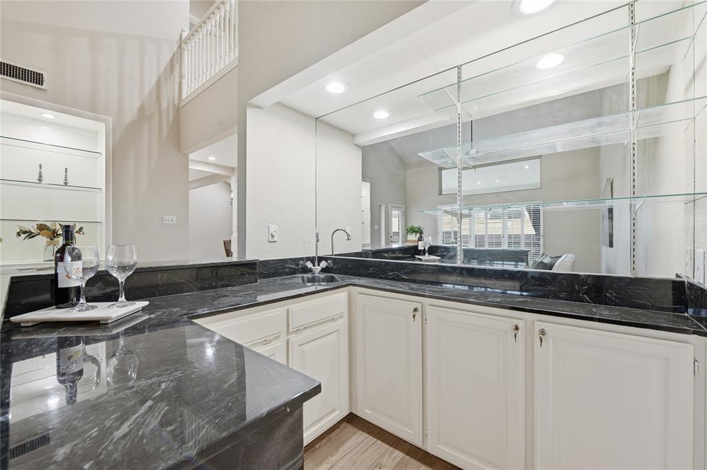 4424 Westridge Avenue Property Photo 9