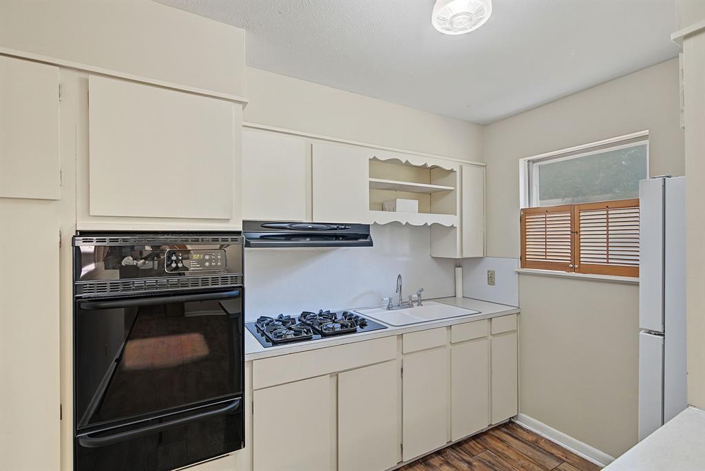 2845 Alkay Drive Property Photo 8