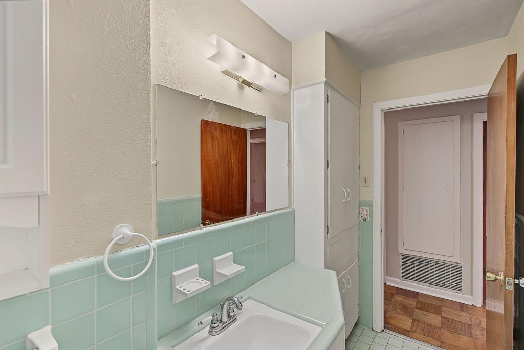 2845 Alkay Drive Property Photo 18
