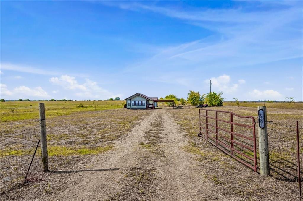 10201 County Road 107 Property Photo 4