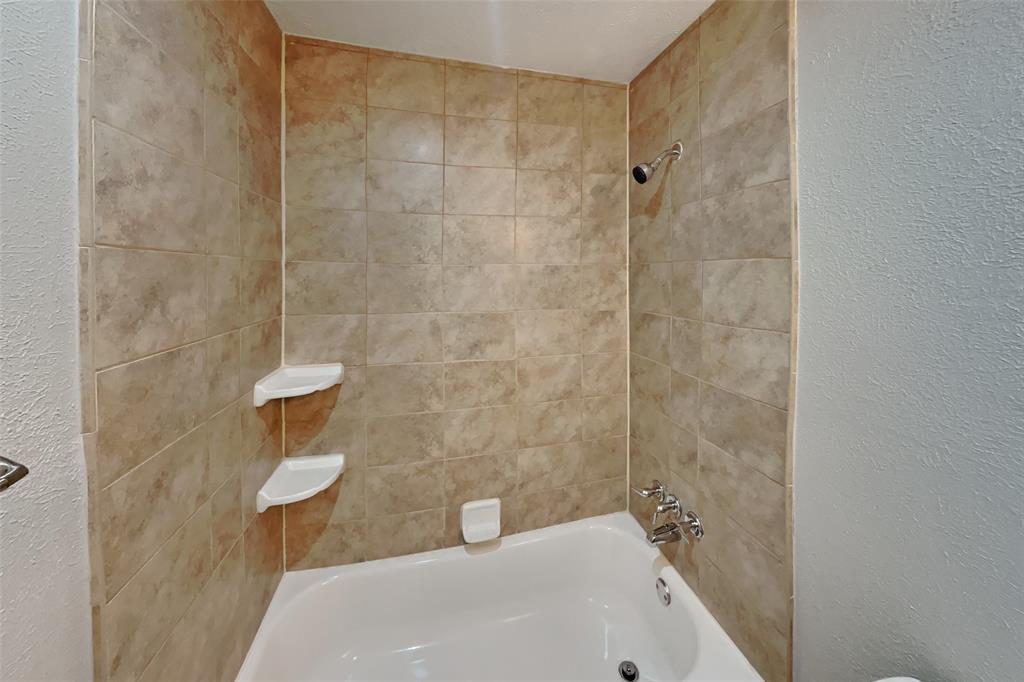 3905 Branch Hollow Drive Property Photo 18