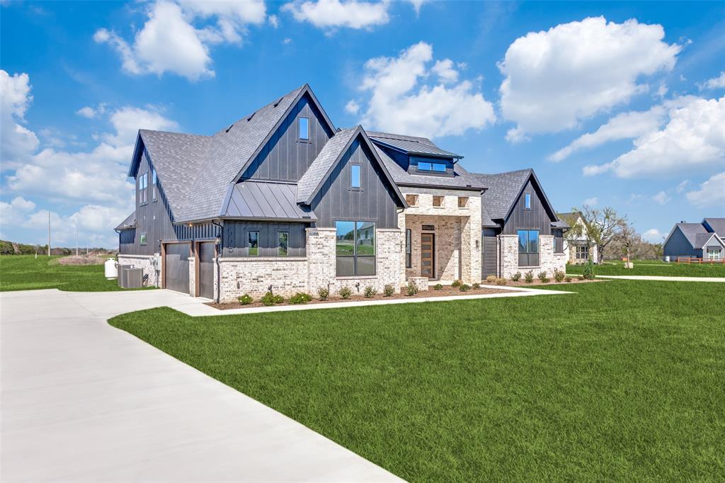 555 Aermotor Loop Property Photo 1