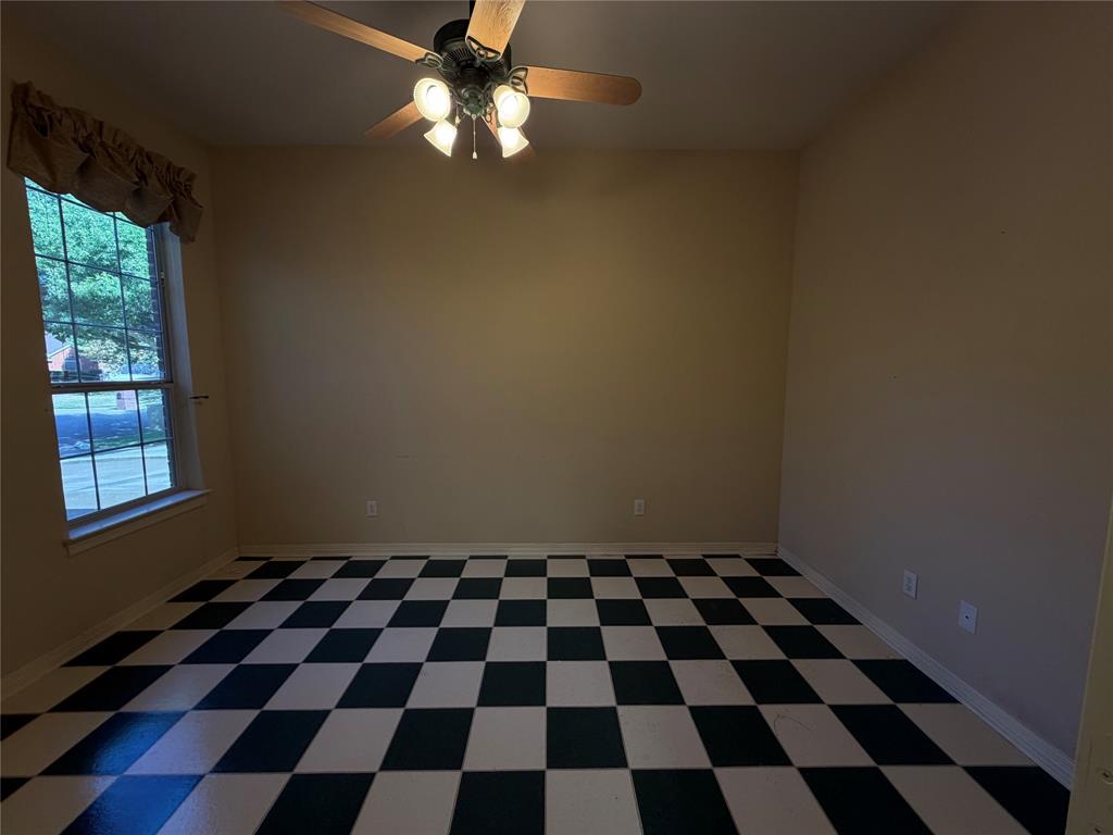 619 Edgewood Lane Property Photo 6