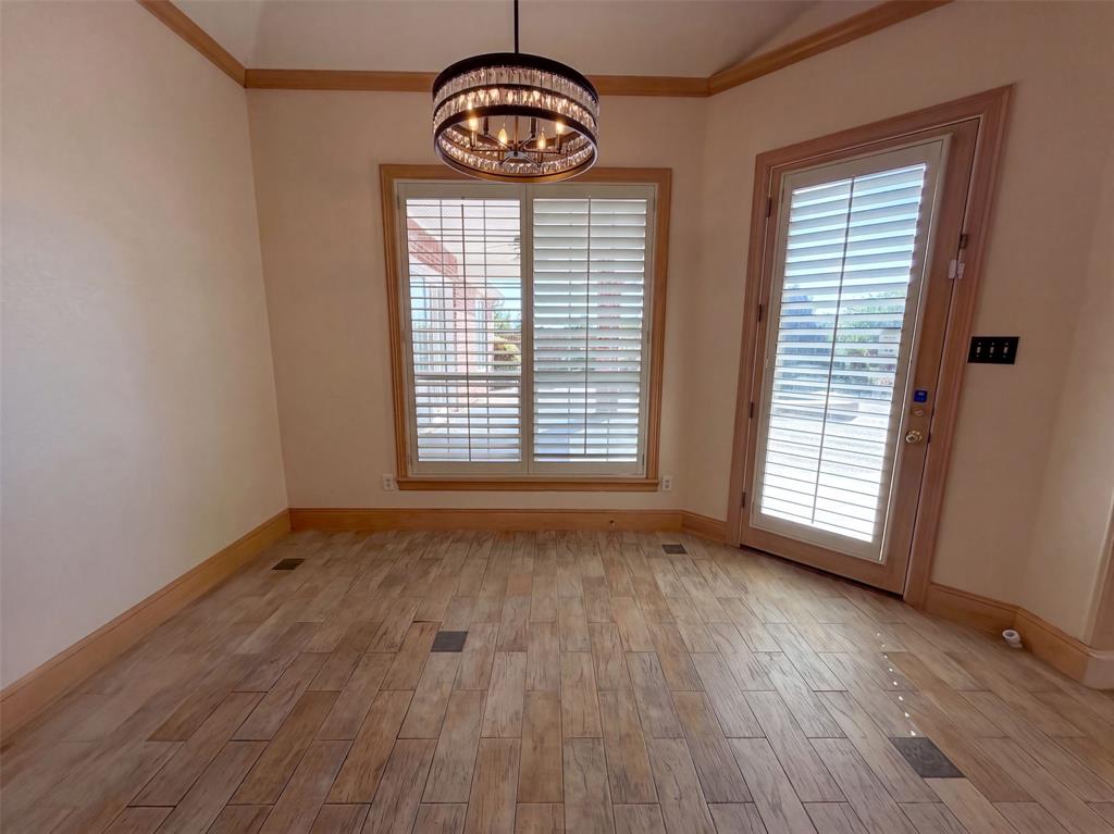 619 Edgewood Lane Property Photo 8
